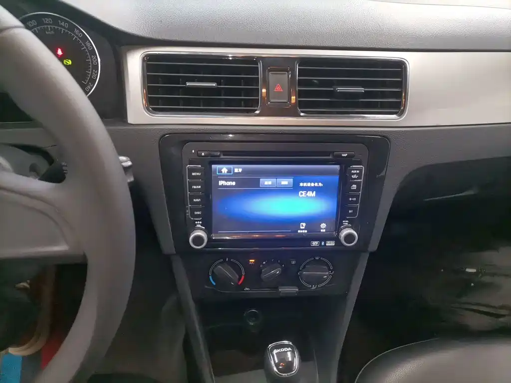 Skoda Rapid Spaceback — миниатюра 13