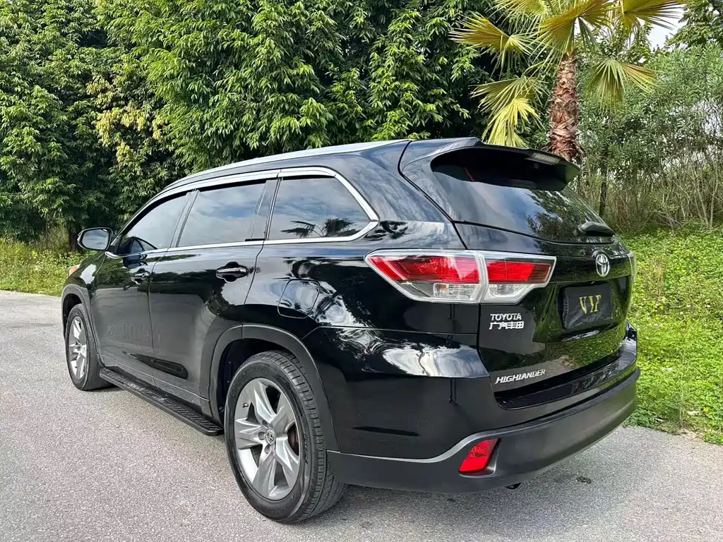 TOYOTA HIGHLANDER