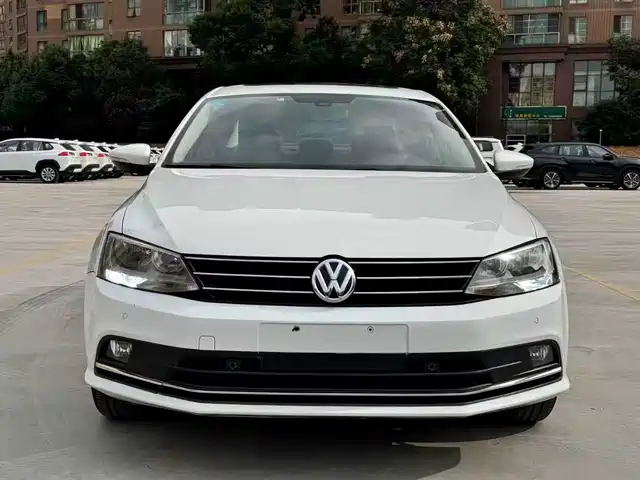 VOLKSWAGEN SAGITAR 2016