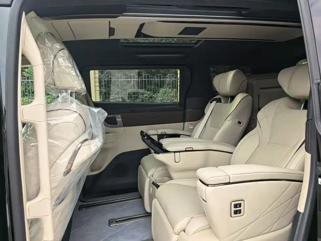 Toyota Alphard — миниатюра 21