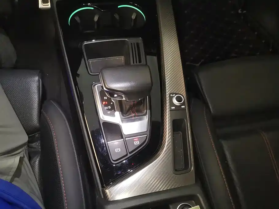 Audi A4L — миниатюра 16