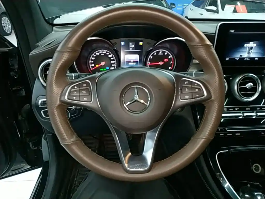 Mercedes-Benz GLC — миниатюра 11