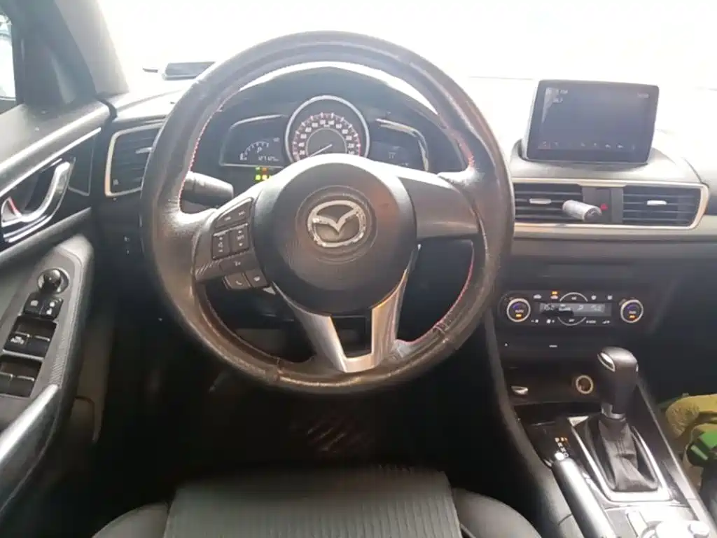 Mazda 3 Axela — миниатюра 11