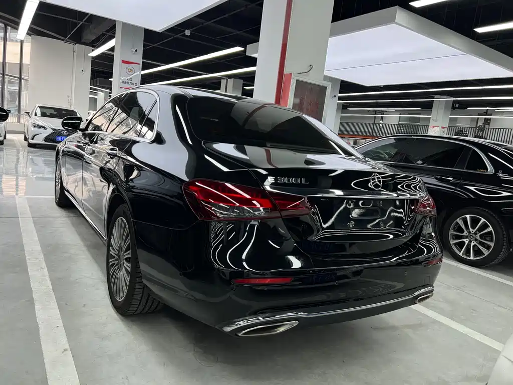 Mercedes-Benz E-Class — миниатюра 18