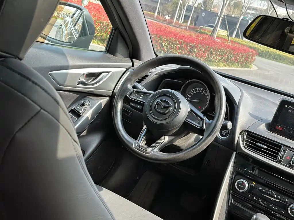 MAZDA CX 4