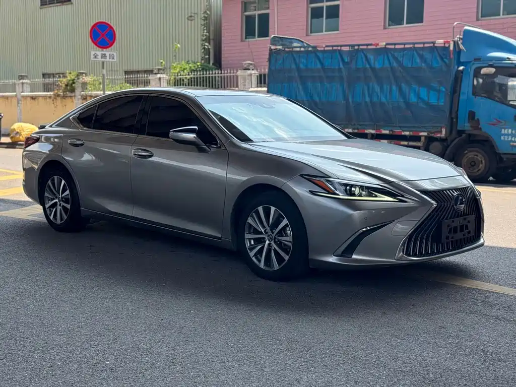 Lexus ES — миниатюра 3