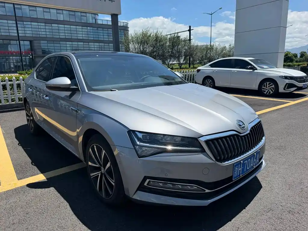 Skoda Superb — миниатюра 2