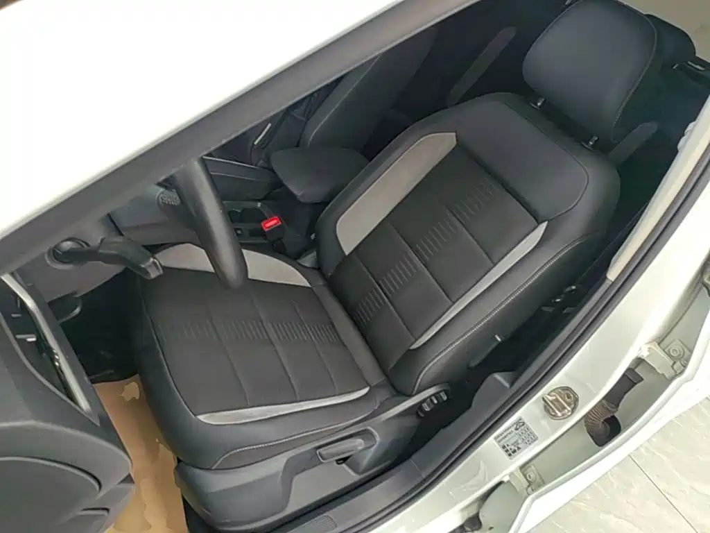 Volkswagen T-Roc — миниатюра 15
