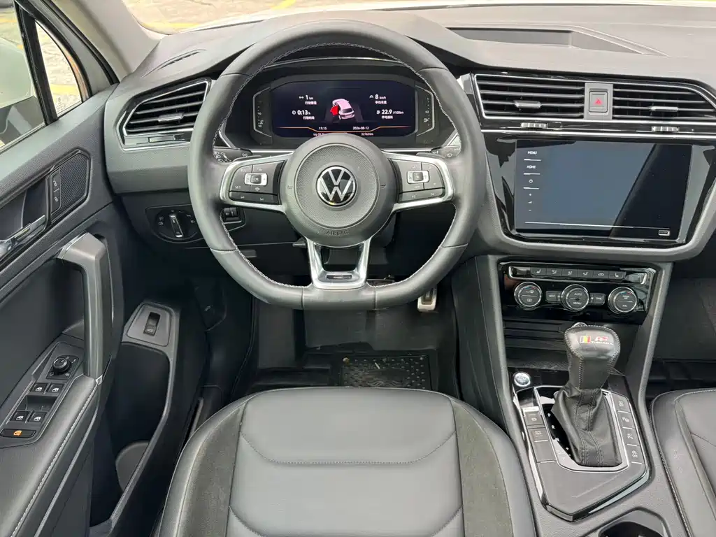 Volkswagen Tiguan L — миниатюра 10