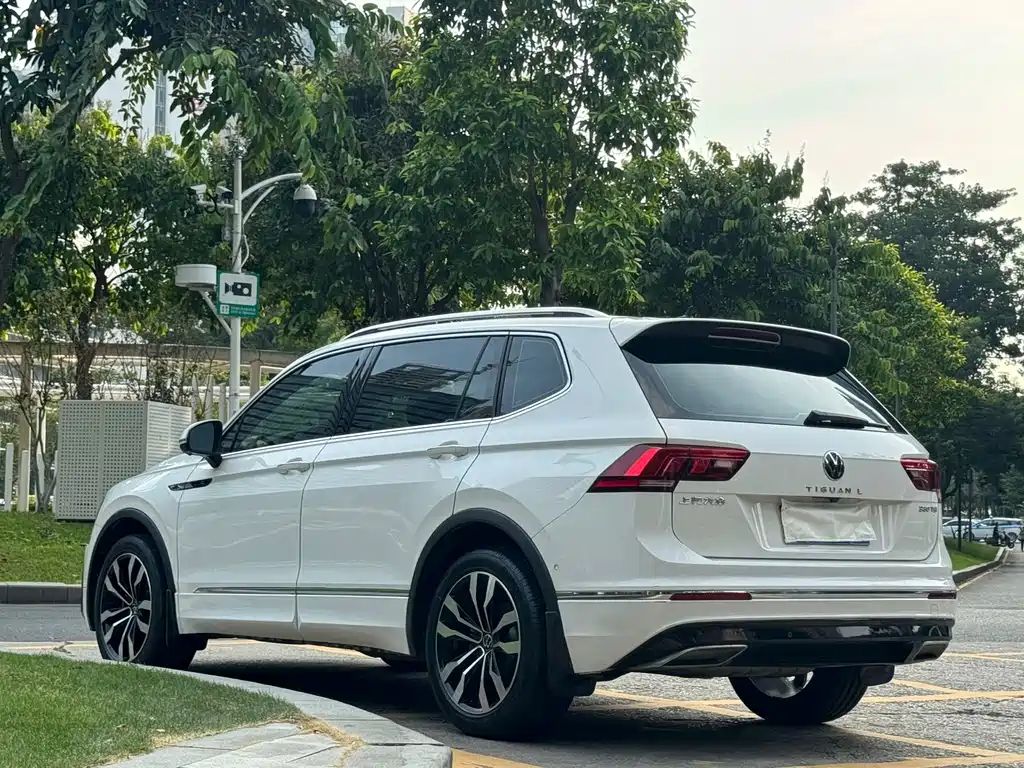 Volkswagen Tiguan L — миниатюра 13