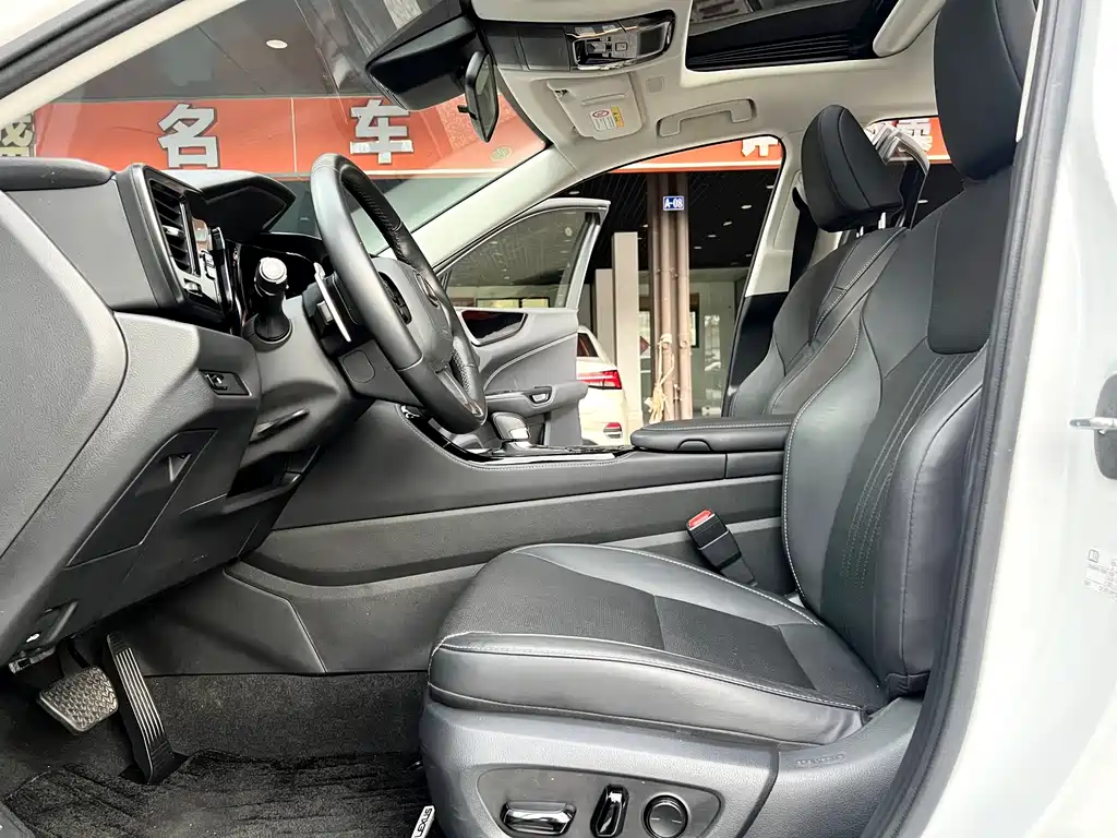 Lexus NX — миниатюра 4