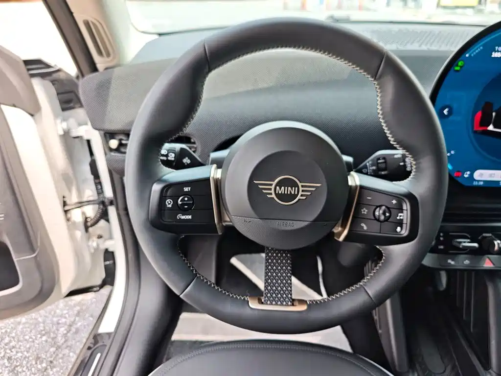 MINI MINI COOPER EV — миниатюра 13