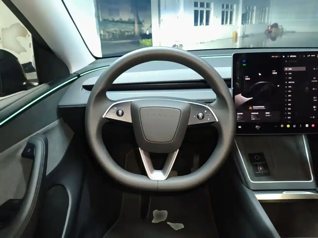 Tesla Model Y — фотографии объявления, Фото 12