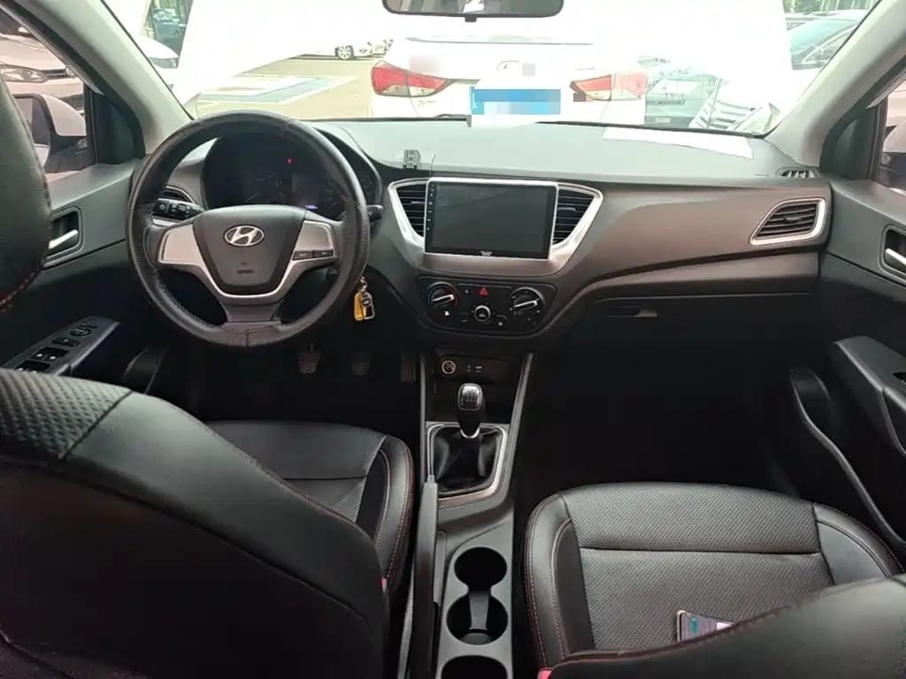 Hyundai Verna - фото 10