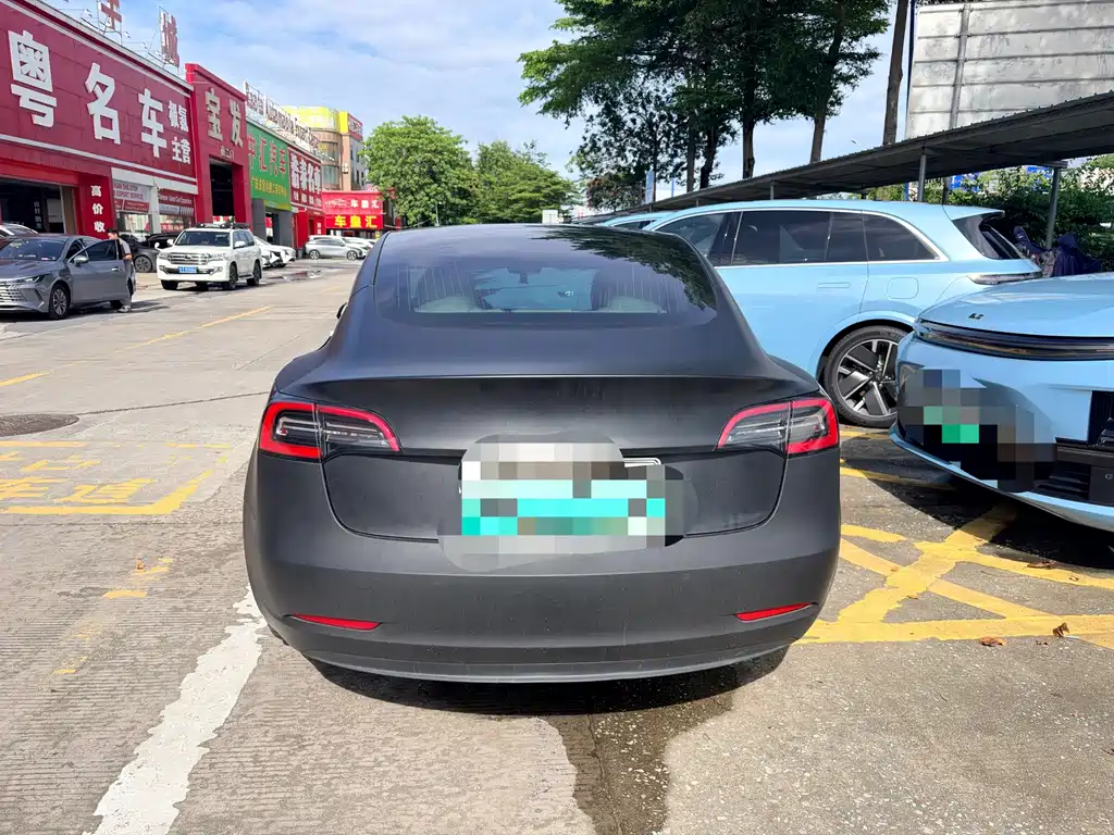 Tesla Model 3 — миниатюра 2