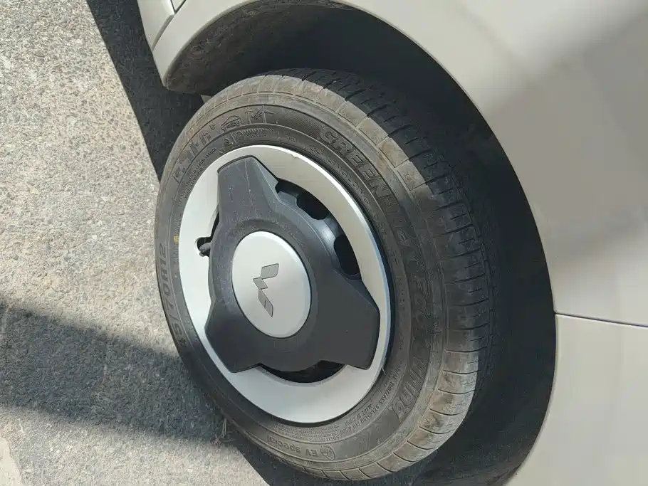 Wuling MINIEV — миниатюра 6