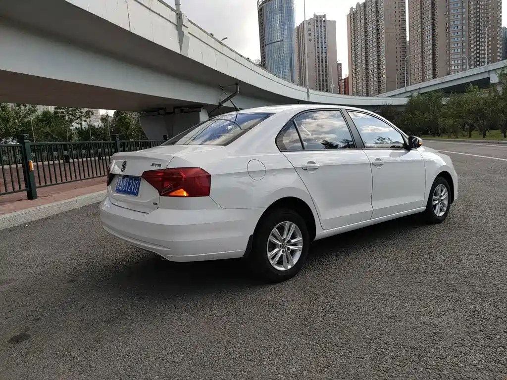 Volkswagen Jetta — миниатюра 8