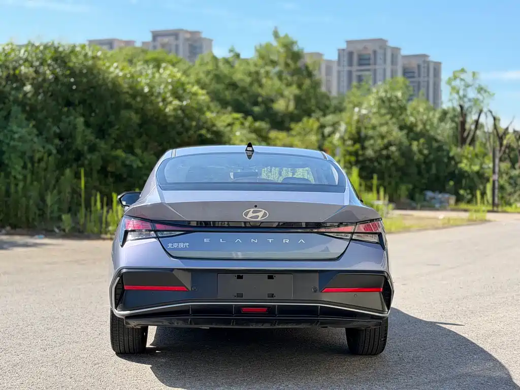 Hyundai Elantra — миниатюра 5