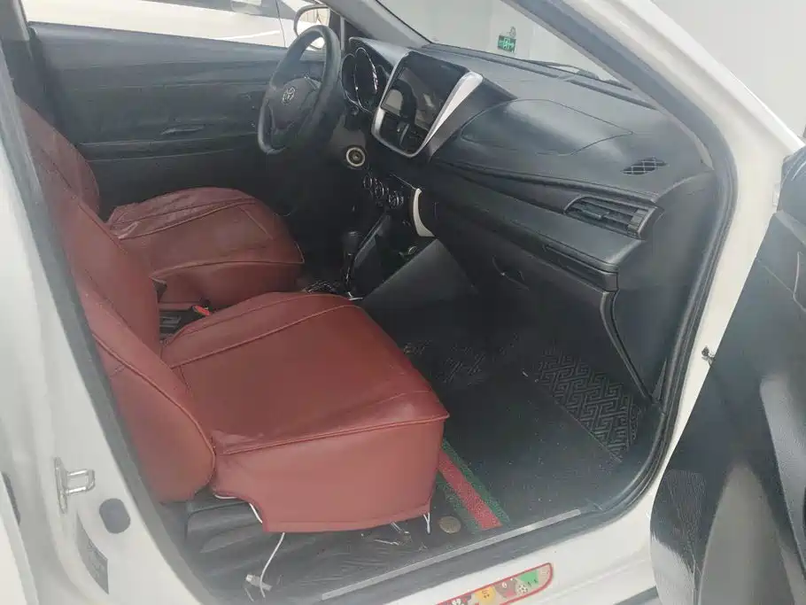 Toyota Yaris L — миниатюра 8