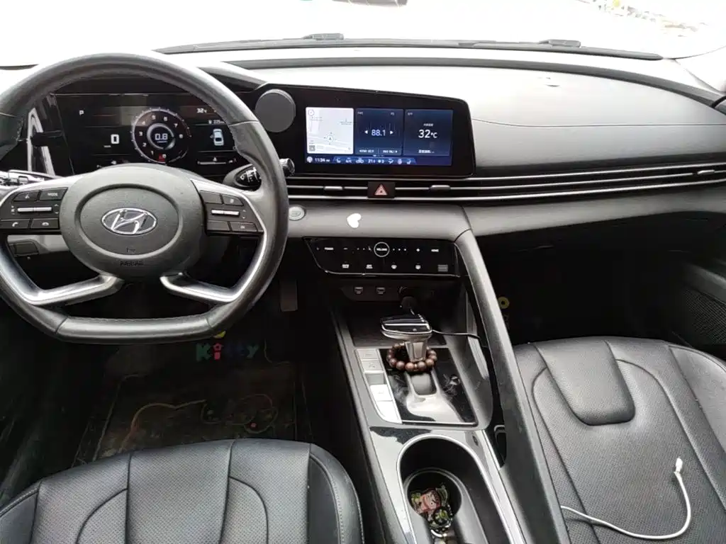 Hyundai Elantra — миниатюра 13
