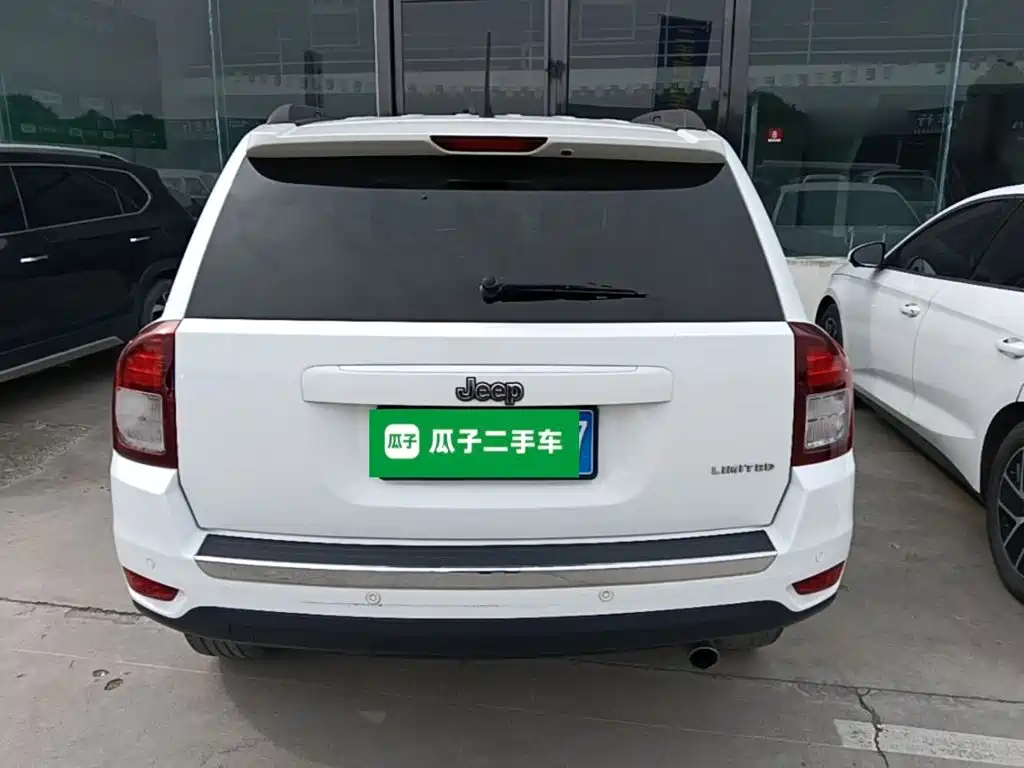 Jeep Compass (Import) — миниатюра 6