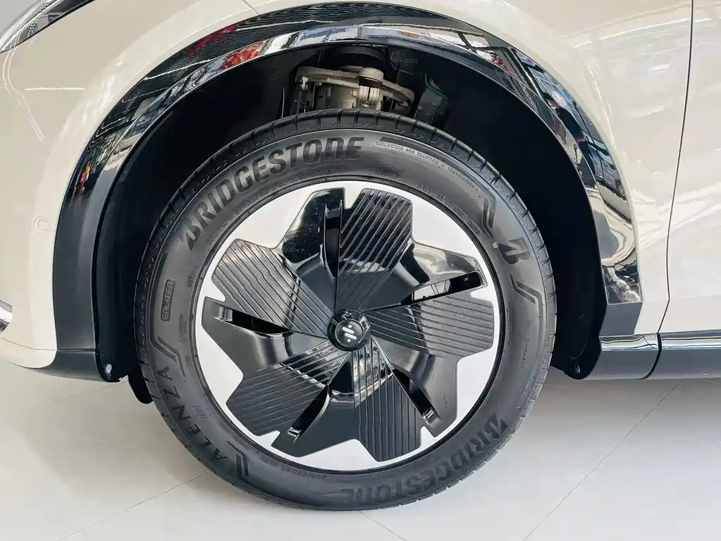 ZHIJI AUTOMOBILE ZHIJI LS7