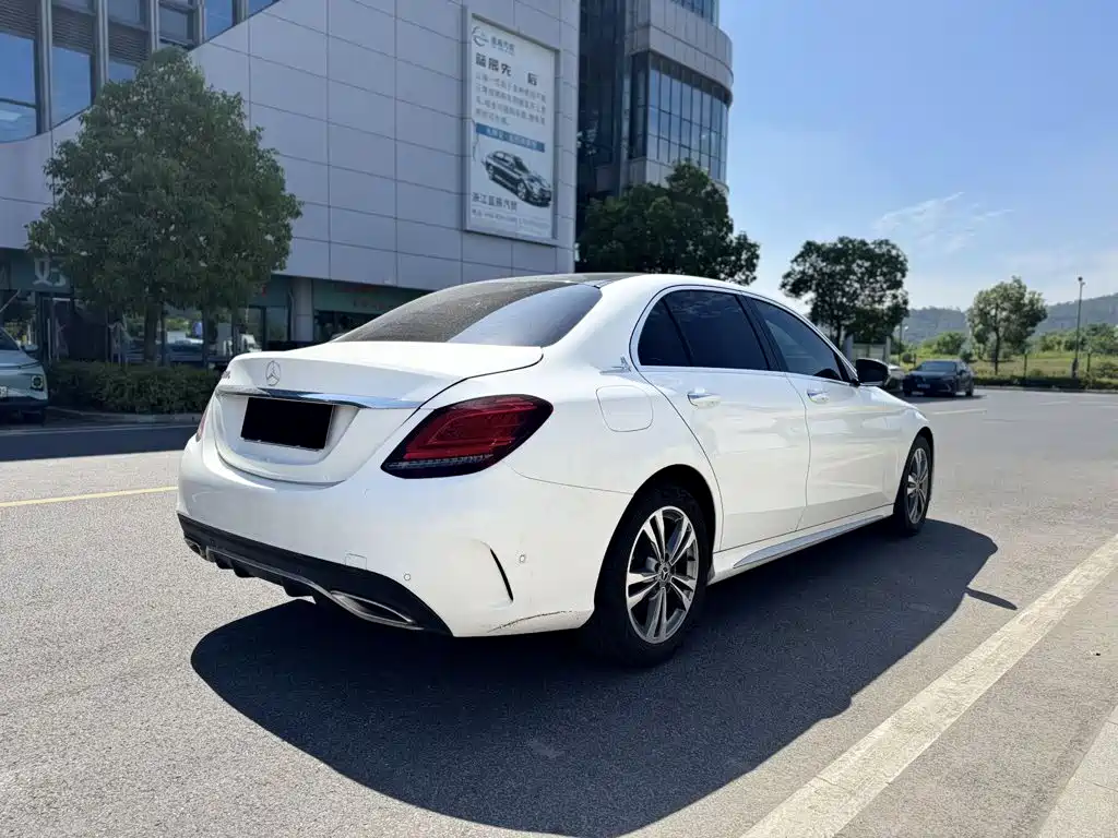 Mercedes-Benz C-Class — миниатюра 3