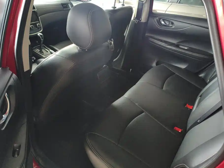 Nissan Tiida — миниатюра 11