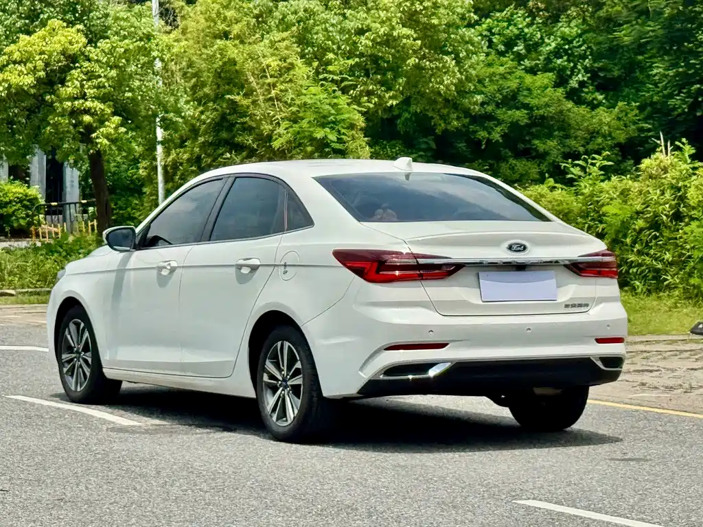 Ford Escort — миниатюра 14