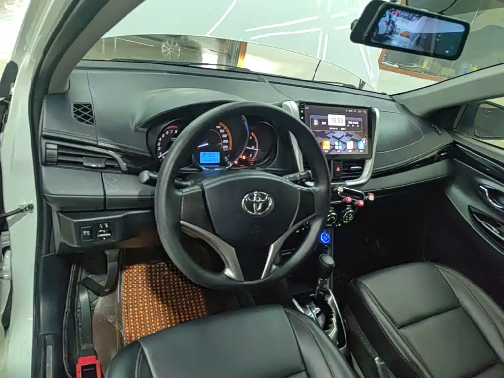 Toyota Yaris L — миниатюра 10