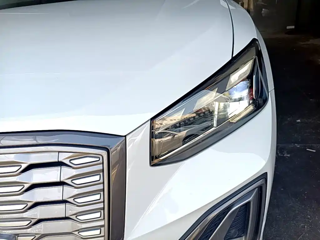 Audi Q2L e-tron — миниатюра 24