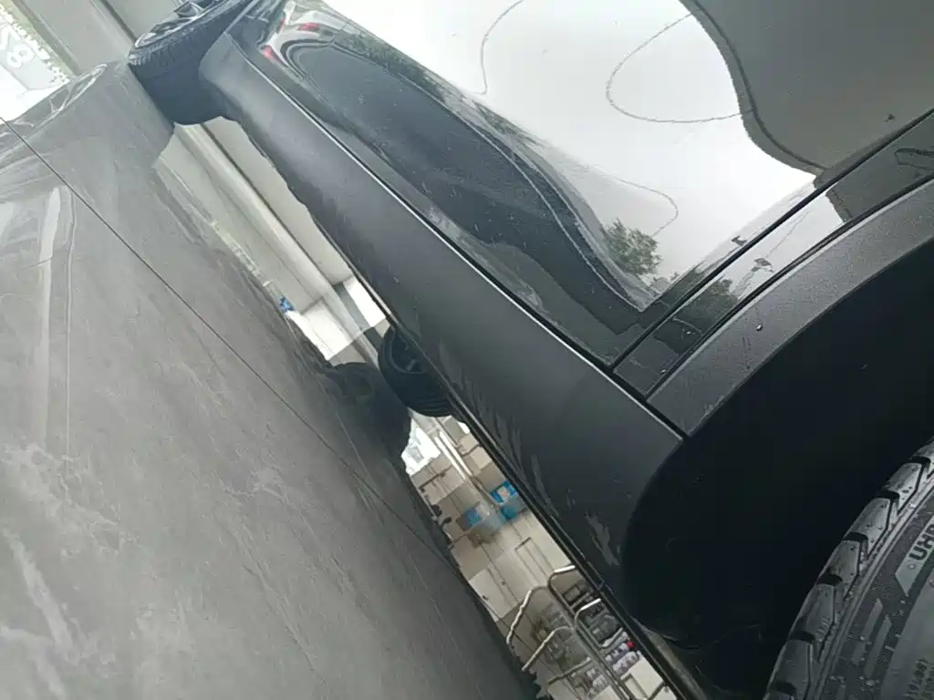 Tesla Model Y — миниатюра 21