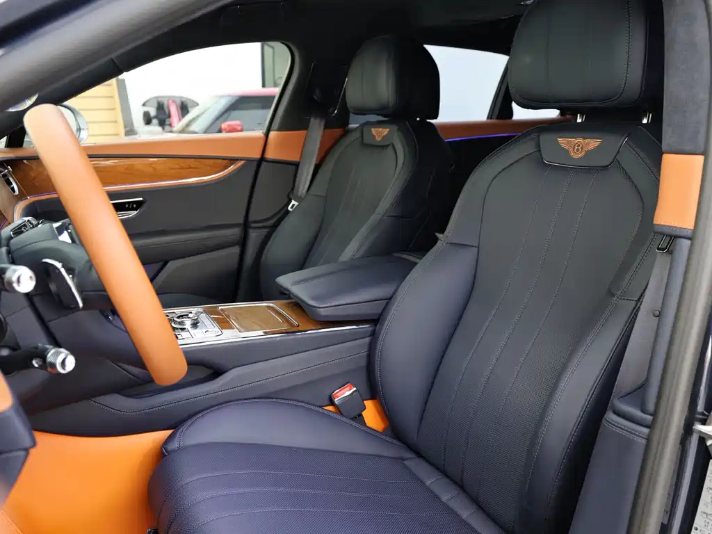 Bentley Flying Spur PHEV — миниатюра 12