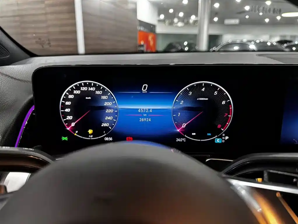 Mercedes-Benz GLB — миниатюра 12
