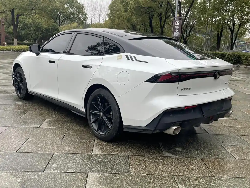 Changan UNI-V 2022 1.5T Luxury