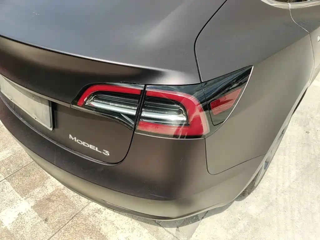 Tesla Model 3 — миниатюра 8