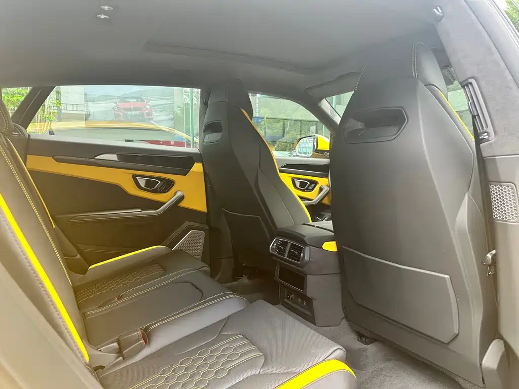 Lamborghini Urus SE — миниатюра 12