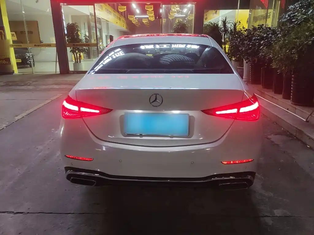 Mercedes-Benz C-Class — миниатюра 6