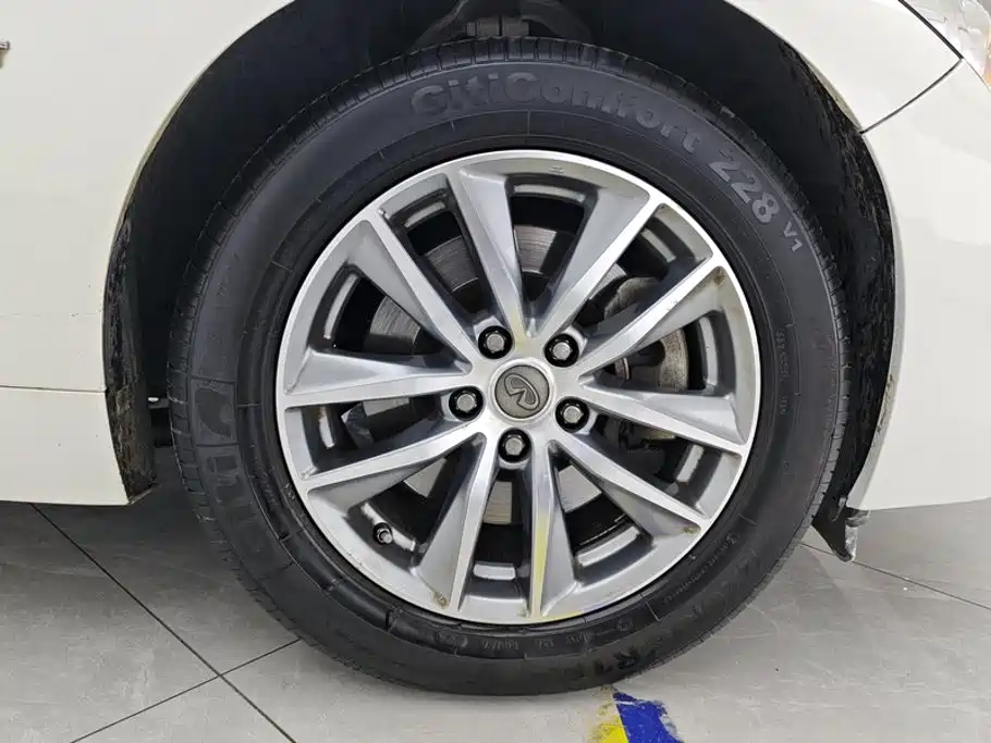 Infiniti Q50L — миниатюра 6