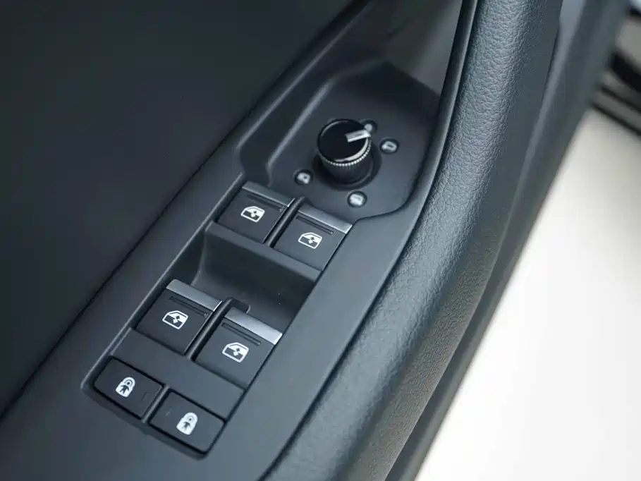 Audi A6L — миниатюра 11