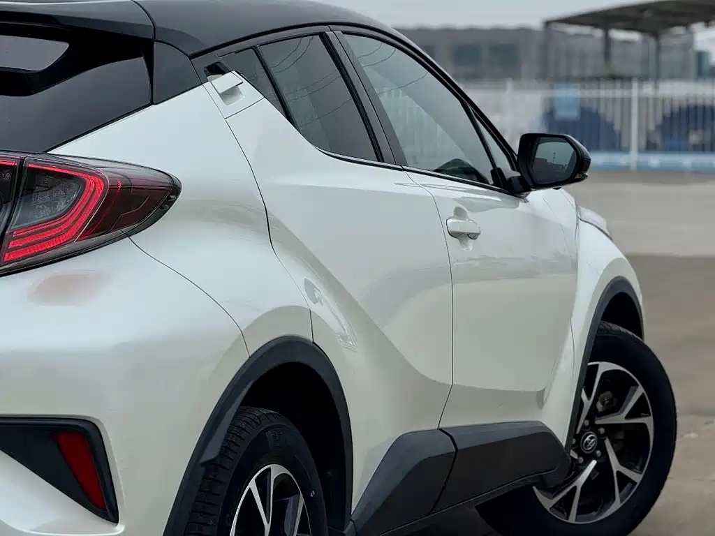 TOYOTA C HR