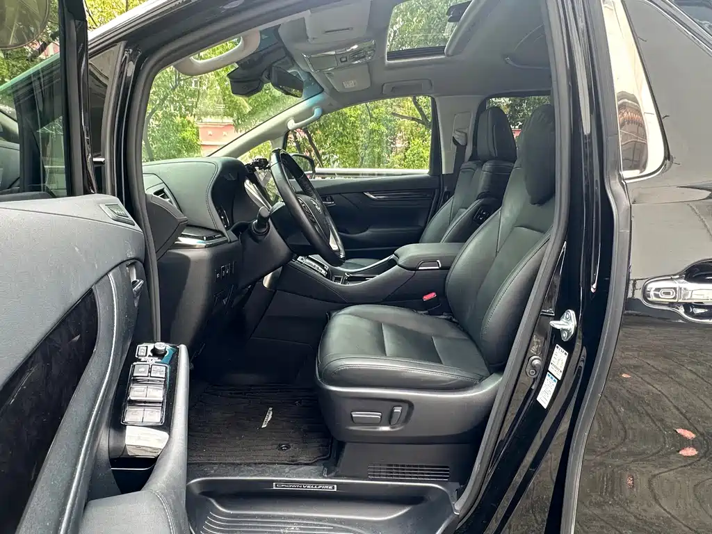 Toyota Vellfire — миниатюра 4