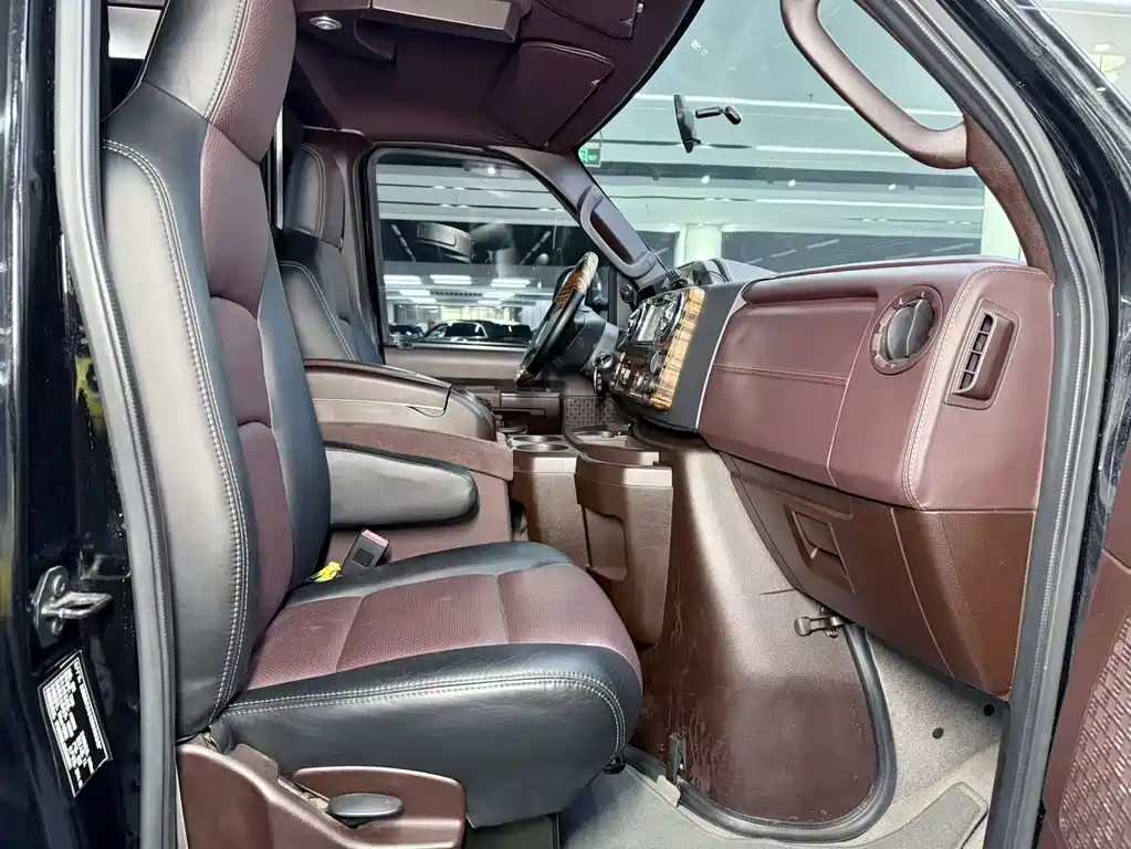 Ford E350 2017 5.4L AT