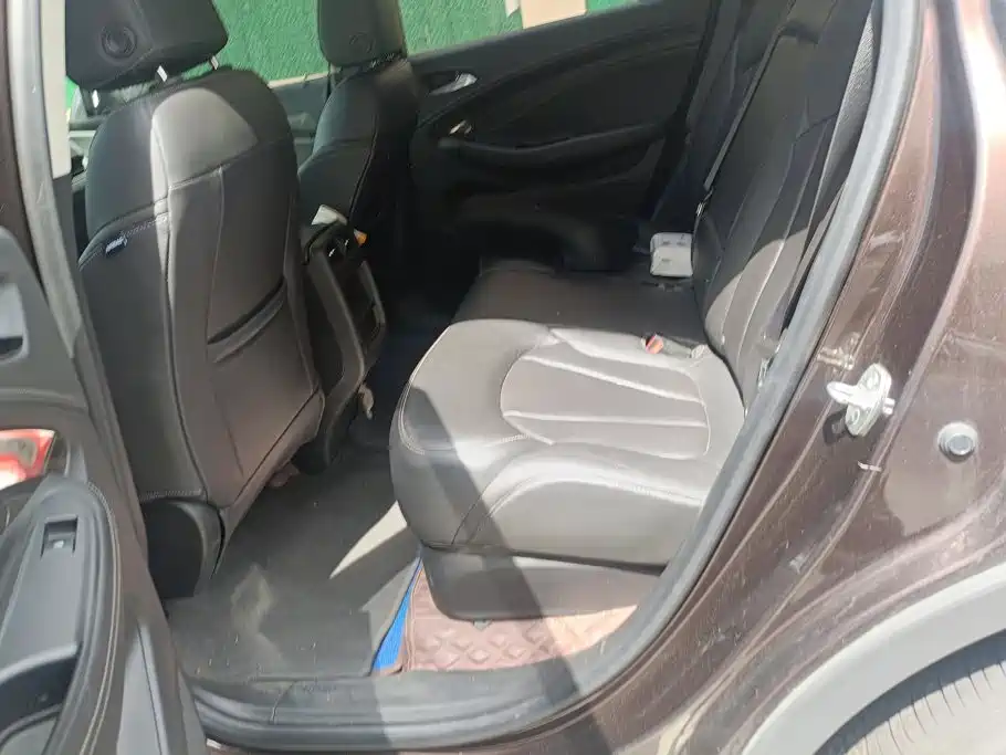 Buick Envision Plus — миниатюра 11