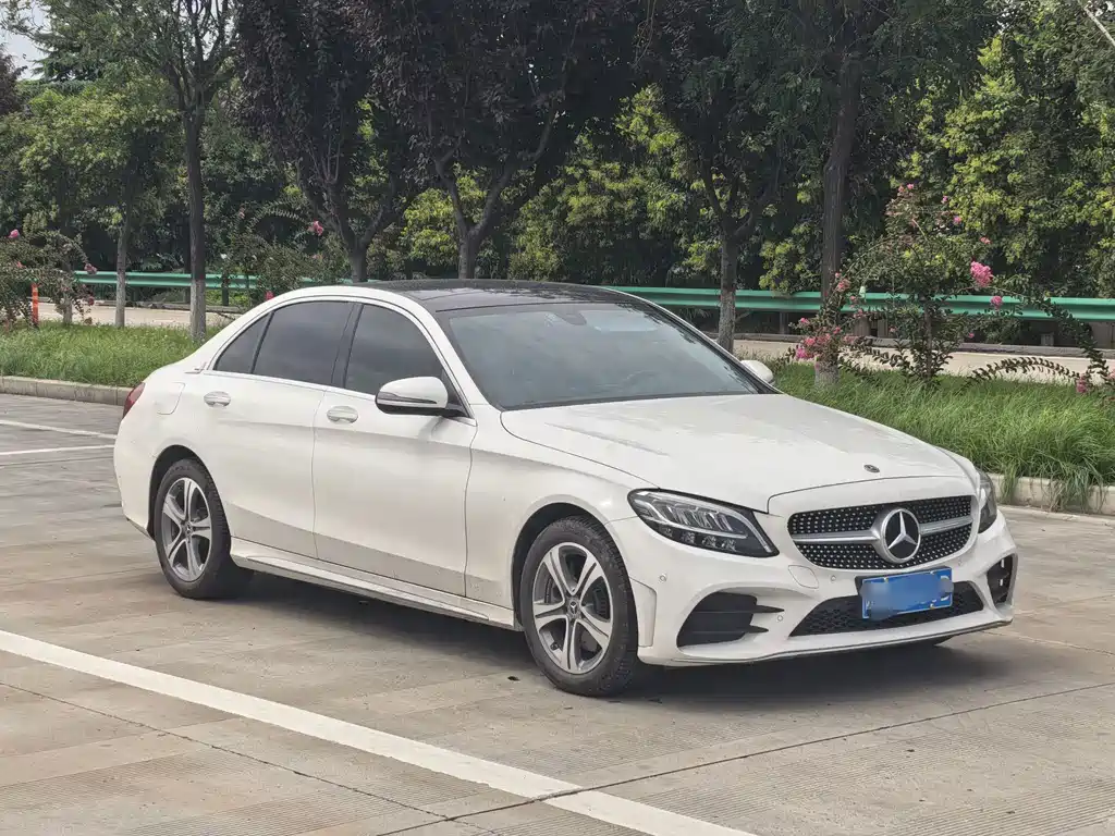 Mercedes-Benz C-Class — миниатюра 3