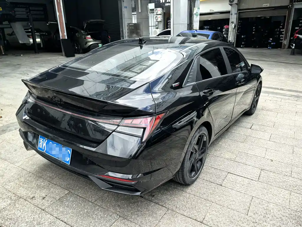 Hyundai Elantra — миниатюра 13