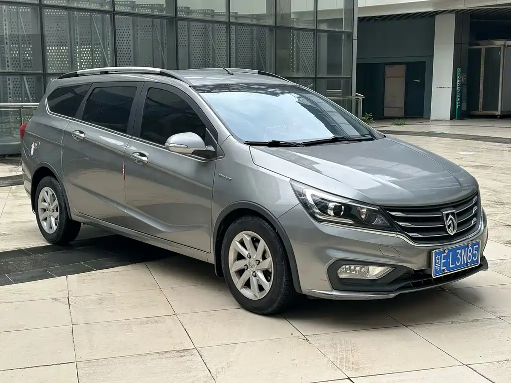 Baojun 310W — миниатюра 3