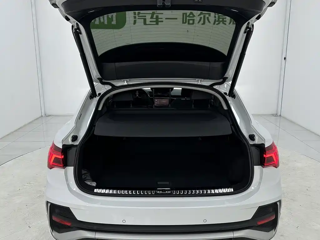 Audi Q3 Sportback — миниатюра 16