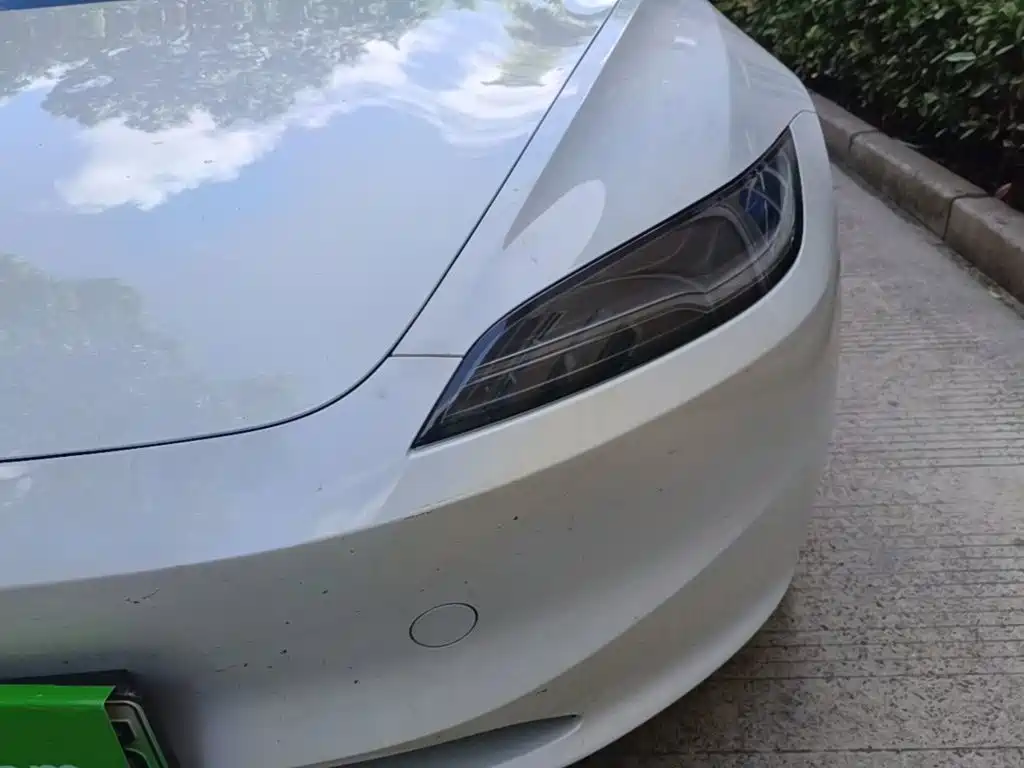 Tesla Model 3 — миниатюра 24