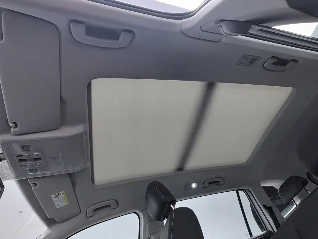 Volkswagen Tiguan L — миниатюра 14